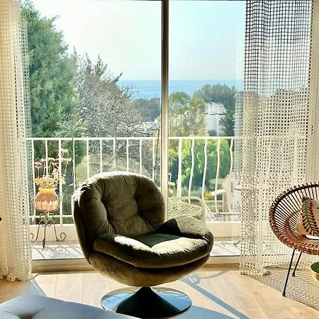 De Charme Vue Apartment